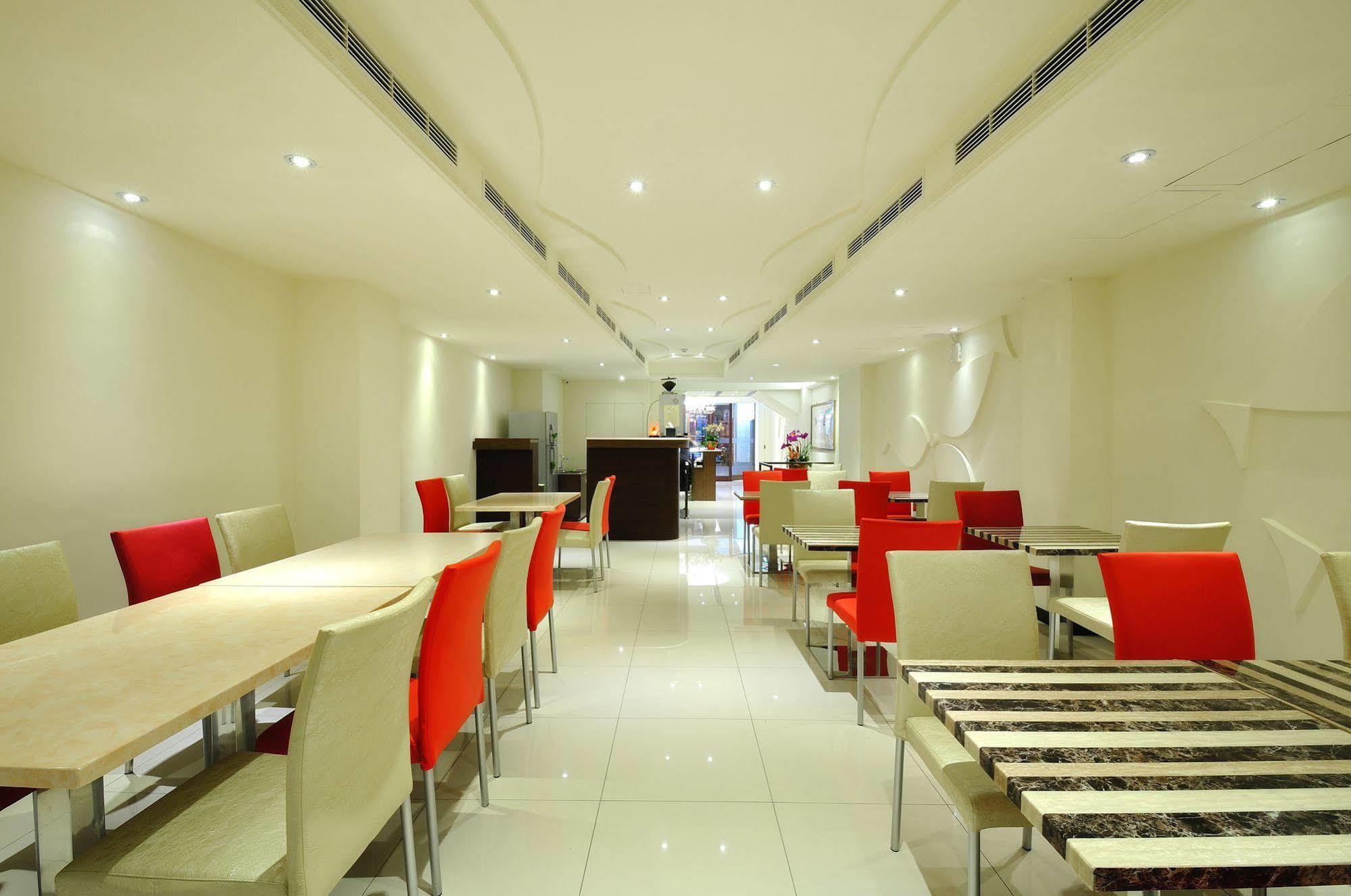 Bravo Hotel Taichung Exterior foto